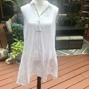 Anthropologie sleeveless white dress with gold thread throughout. Size M